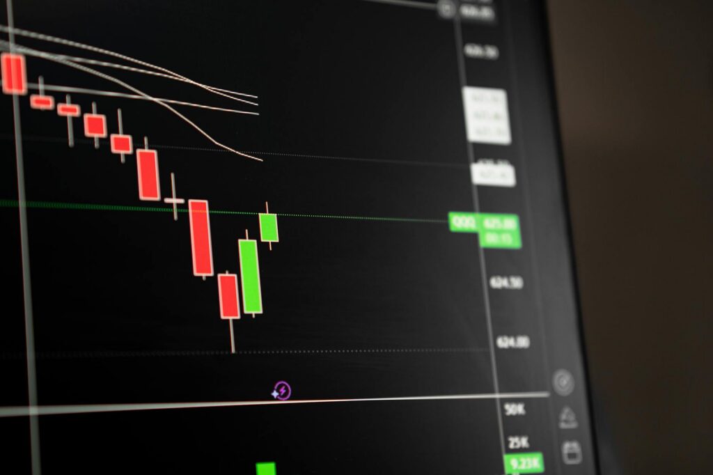 Saylor Sells Bitcoin: Trade BTC After $62K Break